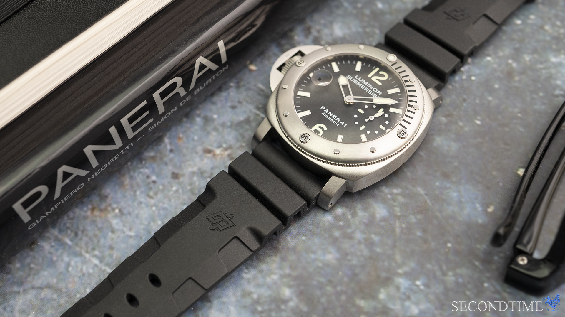 Five modern examples of Panerai Watches That Proved Left is Right. -  SecondTime
